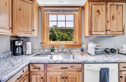 Ellicottville House | Country Chateau’ with Hot Tub & Incredible Views on 15 Acres