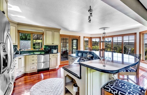 Ellicottville House | Country Chateau’ with Hot Tub & Incredible Views on 15 Acres