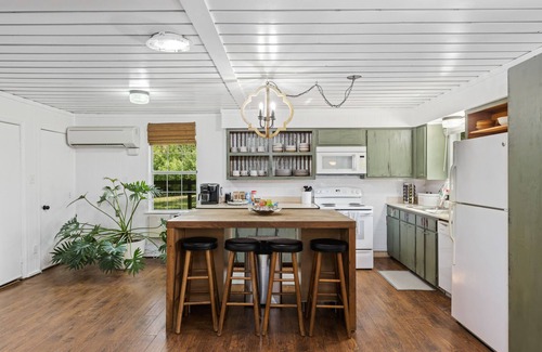 Wylie House | Country Cottage Retreat with Family Fun Activities