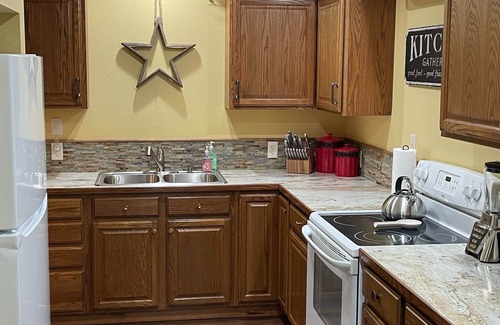 Pine River House | Country, Cozy and UNIQUE! Rustic ambiance. Available YEAR ROUND.