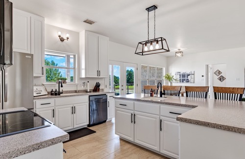 Liberty Hill House | Country Dream in Liberty Hill-4 BR/4 BA on 14 acres!