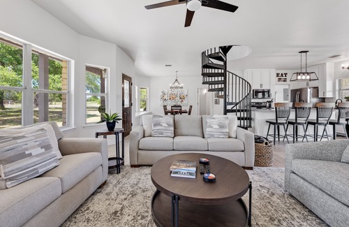 Liberty Hill House | Country Dream in Liberty Hill-4 BR/4 BA on 14 acres!