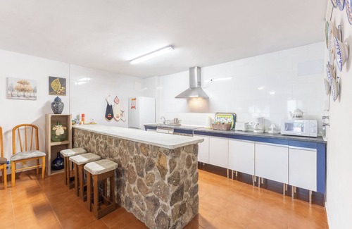 El Real de San Vicente House | Country House 'Casa Las Alberquillas' with Mountain View, Wi-Fi and Air Conditioning