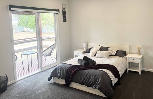 Pyalong House | Country Escape - House & 5 Acres
