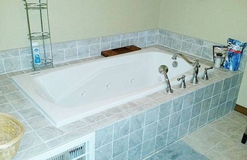 Juneau Apartment | Country Escape in Juneau Wisconsin