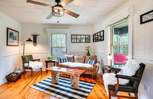 Gilbertsville House | Country Escape Log Cabin Near Kentucky Lake!