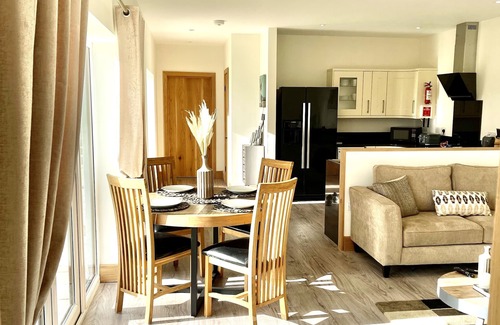 Westleigh House | Country Escape with hot tub