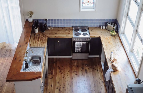 Limbri House | Country Escape: Woodfire, Coffee, Mountain Views