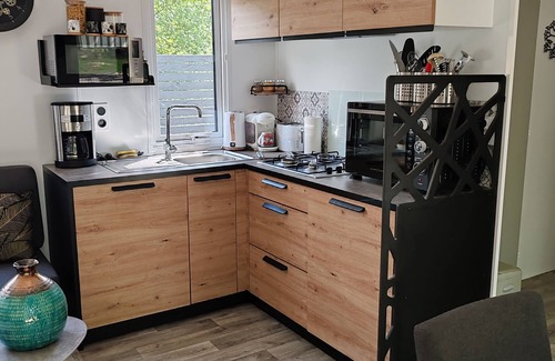 Baud House | Country getaway in a mobile home, 40 minutes from the beach, with a large terrace!