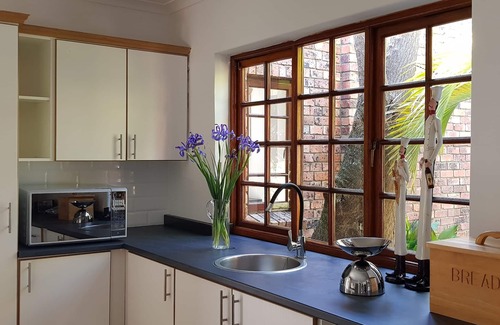 Port Elizabeth Villa | - Country getaway in Peaceful setting yet minutes from Town