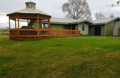Twin Bridges House | Country Home located on 20 Acres