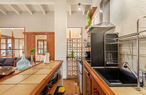 San Martin Sarroca Cottage | Country House 'Casa Rural Amb Piscina I Jardí' with Private Pool, Wi-Fi and Air Conditioning
