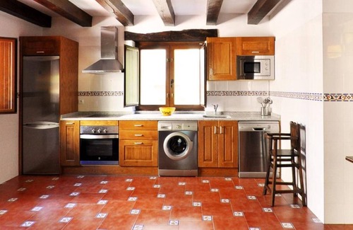 Oronoz House | Country House 'Barbenea' with Mountain View, Private Garden and Wi-Fi