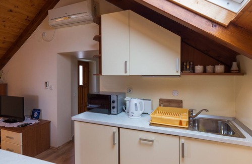 Cilipi House | Country House Bakicevo - Two Bedroom Apartment with Terrace