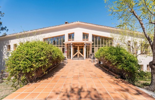 Sinarcas Cabin | Country House 'Cabañas Rusticas 9' with Mountain View, Shared Pool and Wi-Fi