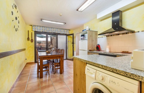 Osso de Sio House | Country House 'Cal Emilia' with Private Terrace, Wi-Fi and Air Conditioning