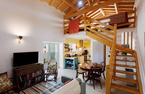 Porto de Mos House | Country House 'Curva' with Mountain View, Private Pool and Wi-Fi