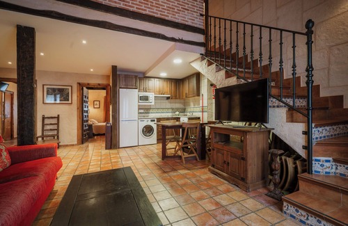 Lerma House | Country House 'El Desvan Del Brigante' with Balcony, Wi-Fi and Air Conditioning