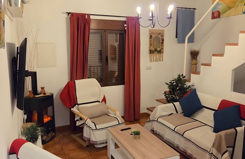 Zuheros House | Country House 'El Refugio' with Mountain Views, Wi-Fi and Air Conditioning