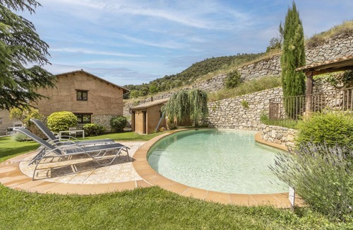 Oden House | Country House 'Espunyes Confort' with Mountain View, Shared Pool and Wi-Fi