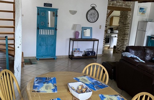 Plouguenast Cottage | Country house in the heart of Brittany, calm, restful, large private garden.