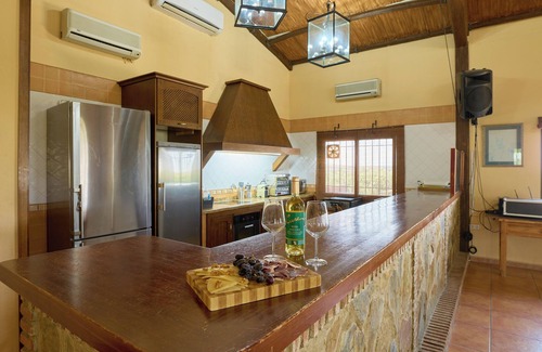 La Carlota House | Country House 'La Cabaña Piscina Y Jardín' with Private Pool and Air Conditioning