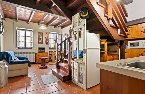 Tornon House | Country House 'La Casina Del Fresnu' with Shared Garden, Balcony and Wi-Fi