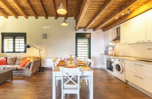 Piedralaves House | Country House 'La Morada De Piedralaves' with Mountain View, Private Pool and Wi-Fi