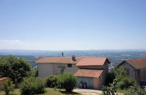 Thiers Villa | Country House 'Les Hauts De Thiers' with Mountain View, Private Garden and Wi-Fi
