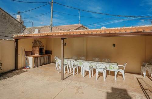 Coca House | Country House 'Los Alisos' with Private Pool, Private Terrace and Wi-Fi