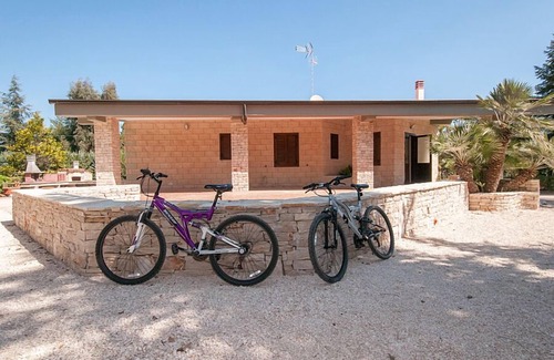 Montegrosso Villa | Country house overlooking Castel del Monte