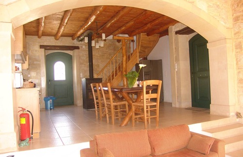 Margarites House | Country House 'Vila Aloni' with Private Terrace, Wi-Fi and Air Conditioning