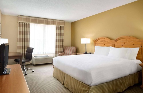 Grinnell Hotel | Country Inn & Suites by Radisson, Grinnell, IA