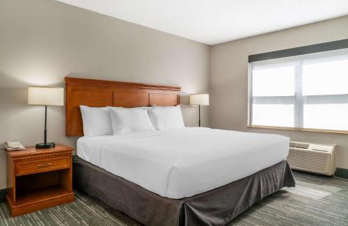 Rossford Hotel | Country Inn & Suites by Radisson, Rossford - Toledo South