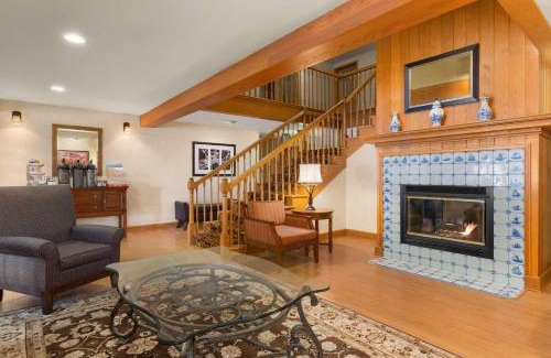 Holland Hotel | Country Inn & Suites by Radisson, Holland, MI