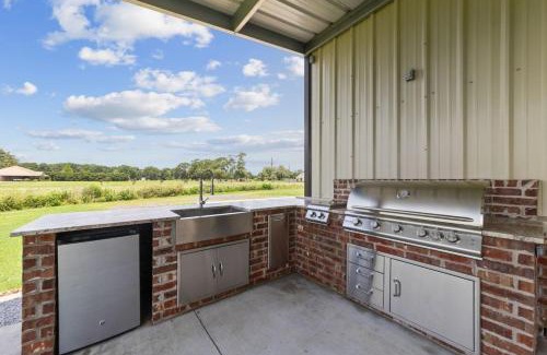 New Iberia House | Country Living Close to the City