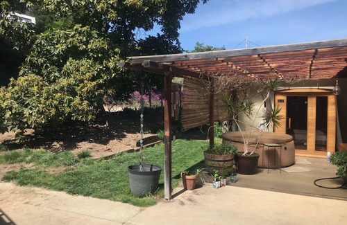 Prunedale House | Country paradise 20 minutes to Monterey, Laguna Seca and SC. Gated for pets.
