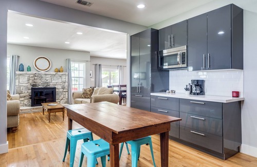 Comfort House | Country Ranch Home on 10 acres in Texas Hill Country - Family/Company Retreats