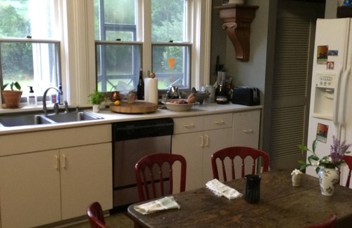Folsom House | Country Retreat With Pool, Garden, Woods