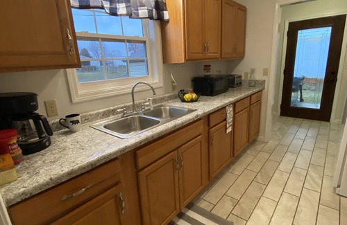 Se Ree House | Country Setting in Kentucky. Near lakes for fishing and relaxing.