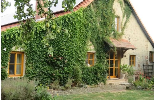 Rengshausen Apartment | Country-style vacation apartment with garden