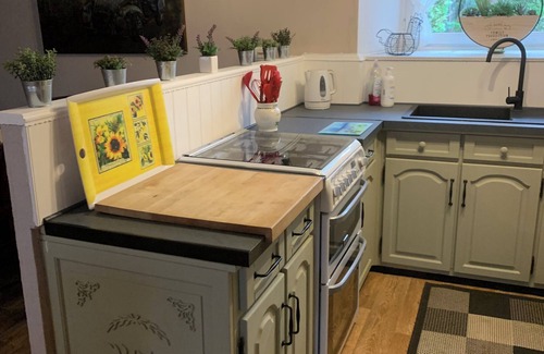 Plouguenast Cottage | Countryside Cottage 3 Bedrooms Sleeps 6 Heated Pool Pet Friendly Pottery/Craft