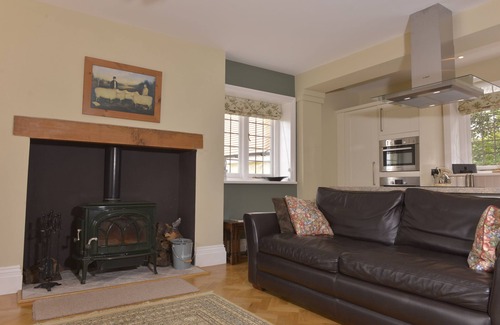 East Dean and Friston Cottage | Countryside rural retreat with stunning countryside views for 4 with gardens