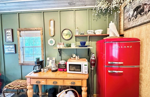 Reddick Cottage | Couple's Cottage located on a private, serene equestrian farm!