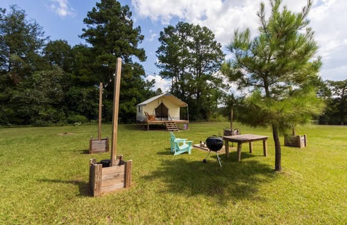 Coldspring RV Rental | Couples Summer Glamping Getaway near Lake Livingston