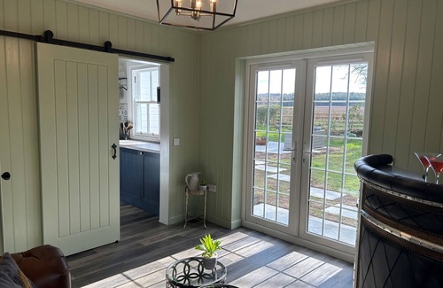 Perth Cottage | Couples Unique Getaway: The Bowling Club , Rural and Funky