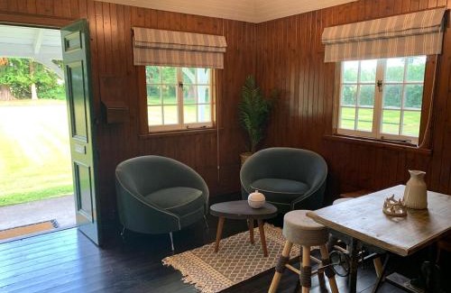 Perth House | Couples Unique Stay in Bowling Club newly upgraded