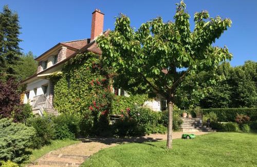 Touques Bed & Breakfast | Cour Tholmer