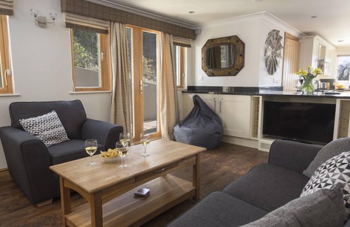 Bugford Cottage | COURT LODGE, HILLFIELD VILLAGE, family friendly in Dartmouth