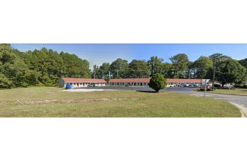 Courtland Hotel | Courtland Inn By Townhouse Franklin VA US 58
